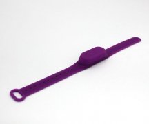 硅膠防蟲可調節(jié)手環(huán)_便攜洗手液硅膠手環(huán)